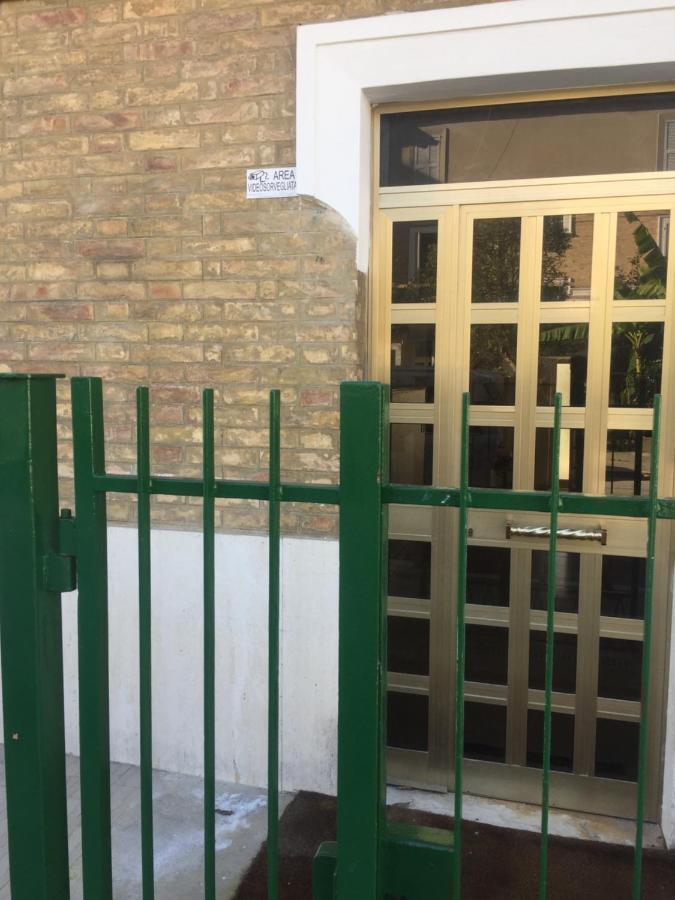 App Sul Lungomare Apartment Сан Бенедето дел Тронто Екстериор снимка